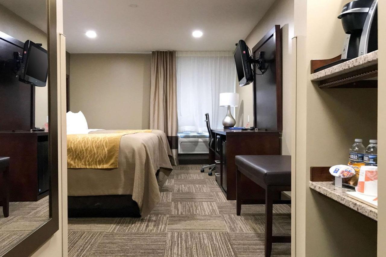 Giles Hotel Inn And Suites Pulaski エクステリア 写真