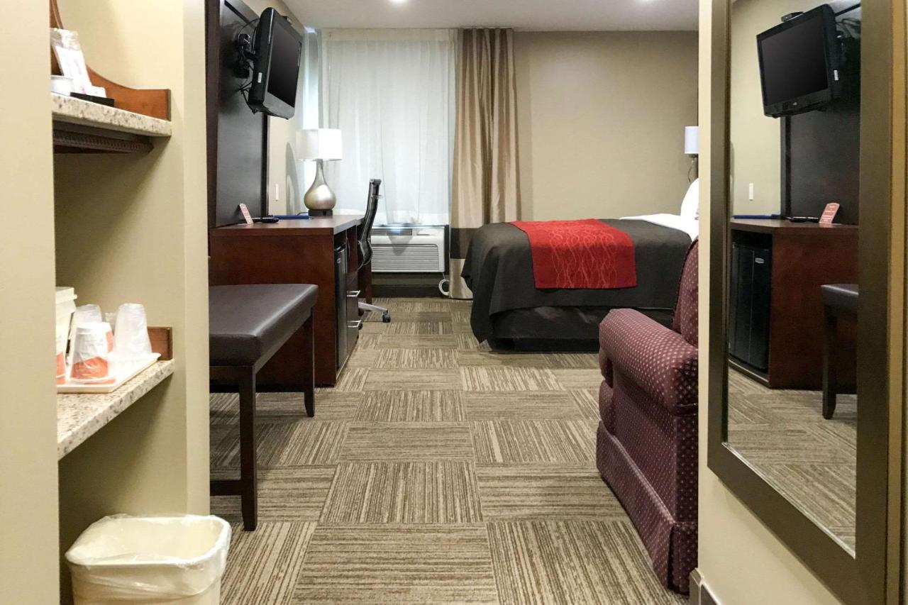 Giles Hotel Inn And Suites Pulaski エクステリア 写真