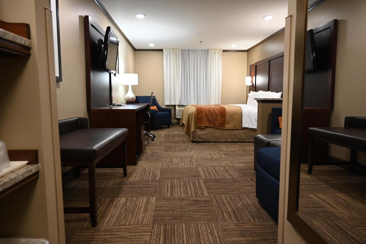Giles Hotel Inn And Suites Pulaski エクステリア 写真