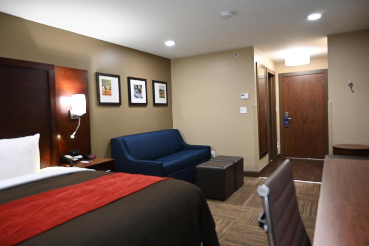 Giles Hotel Inn And Suites Pulaski エクステリア 写真
