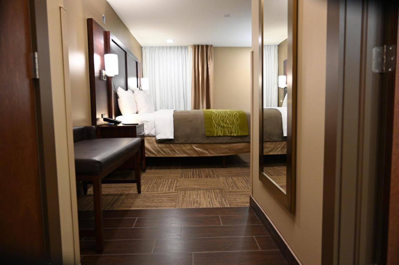 Giles Hotel Inn And Suites Pulaski エクステリア 写真