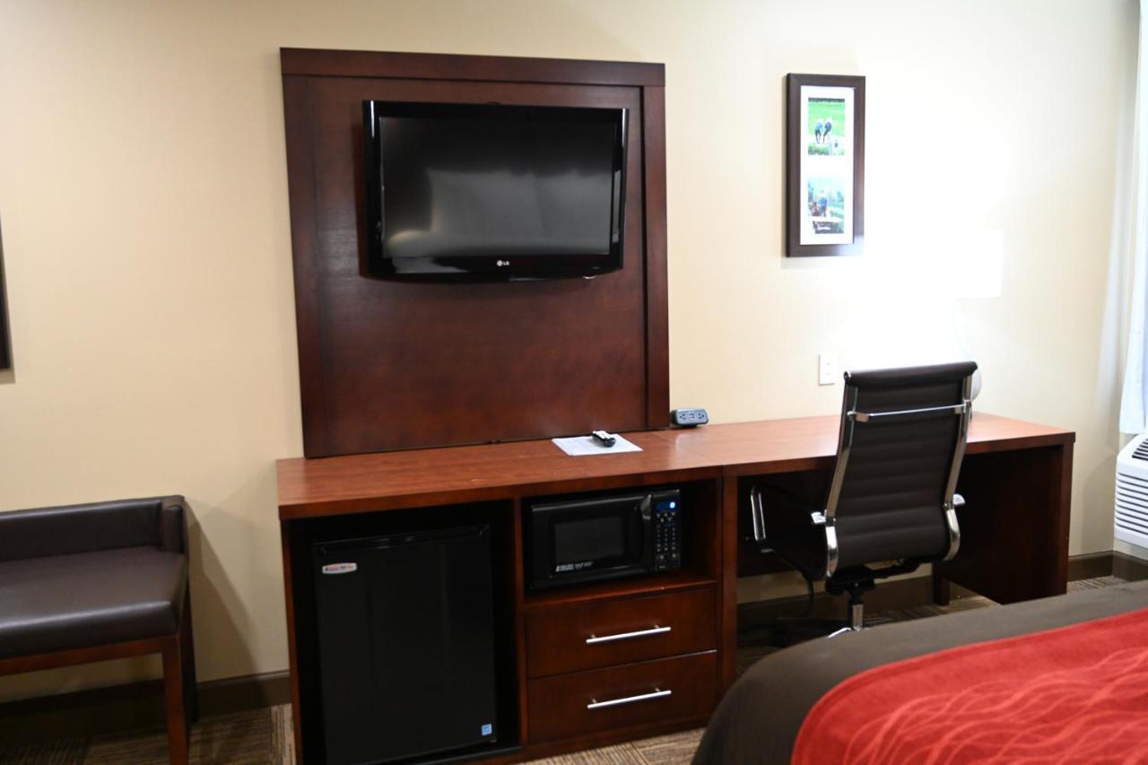 Giles Hotel Inn And Suites Pulaski エクステリア 写真