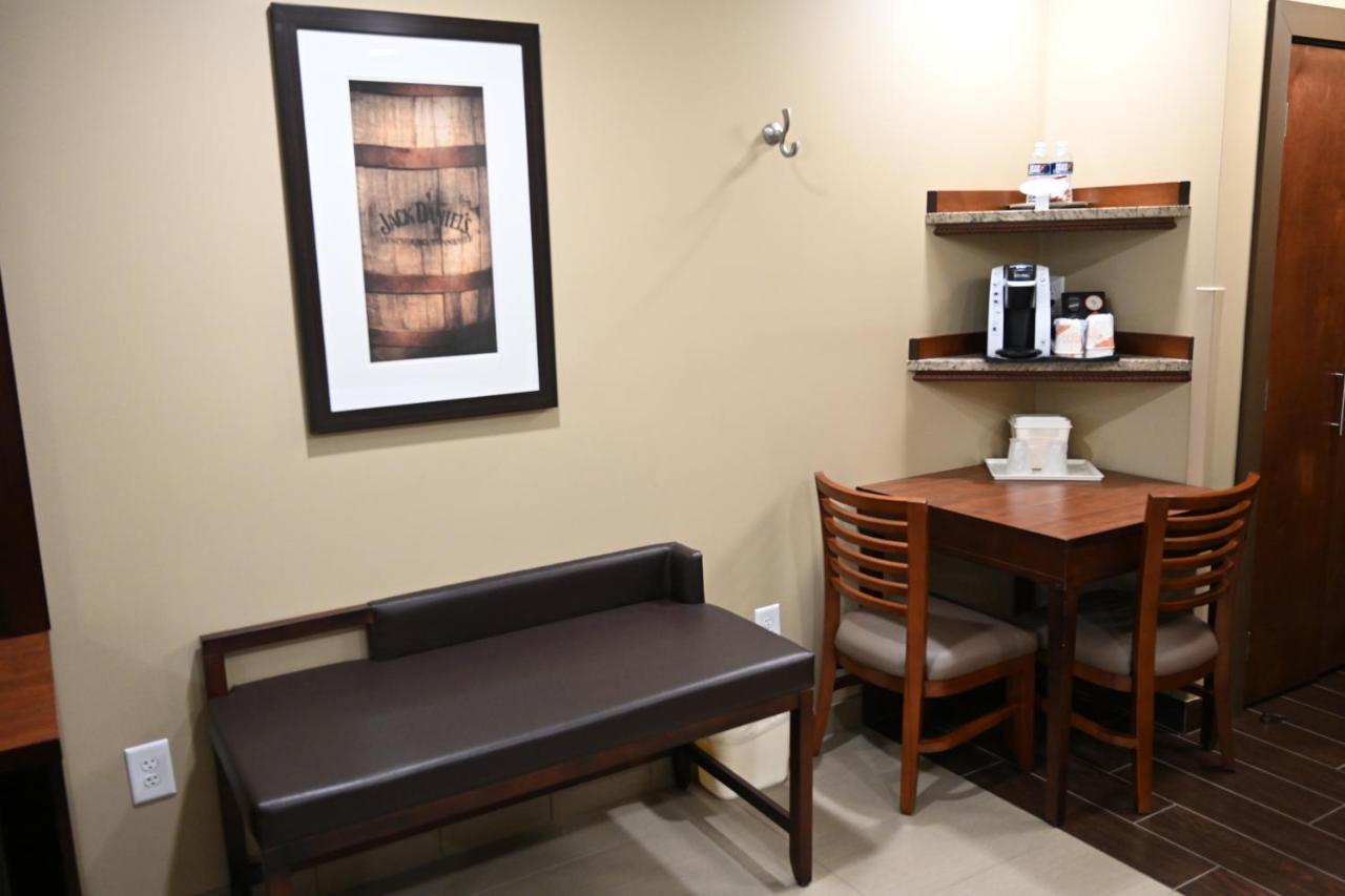 Giles Hotel Inn And Suites Pulaski エクステリア 写真