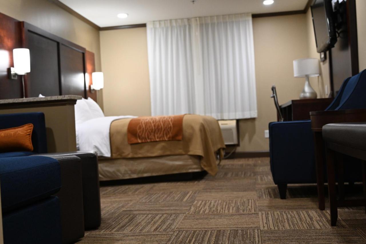 Giles Hotel Inn And Suites Pulaski エクステリア 写真