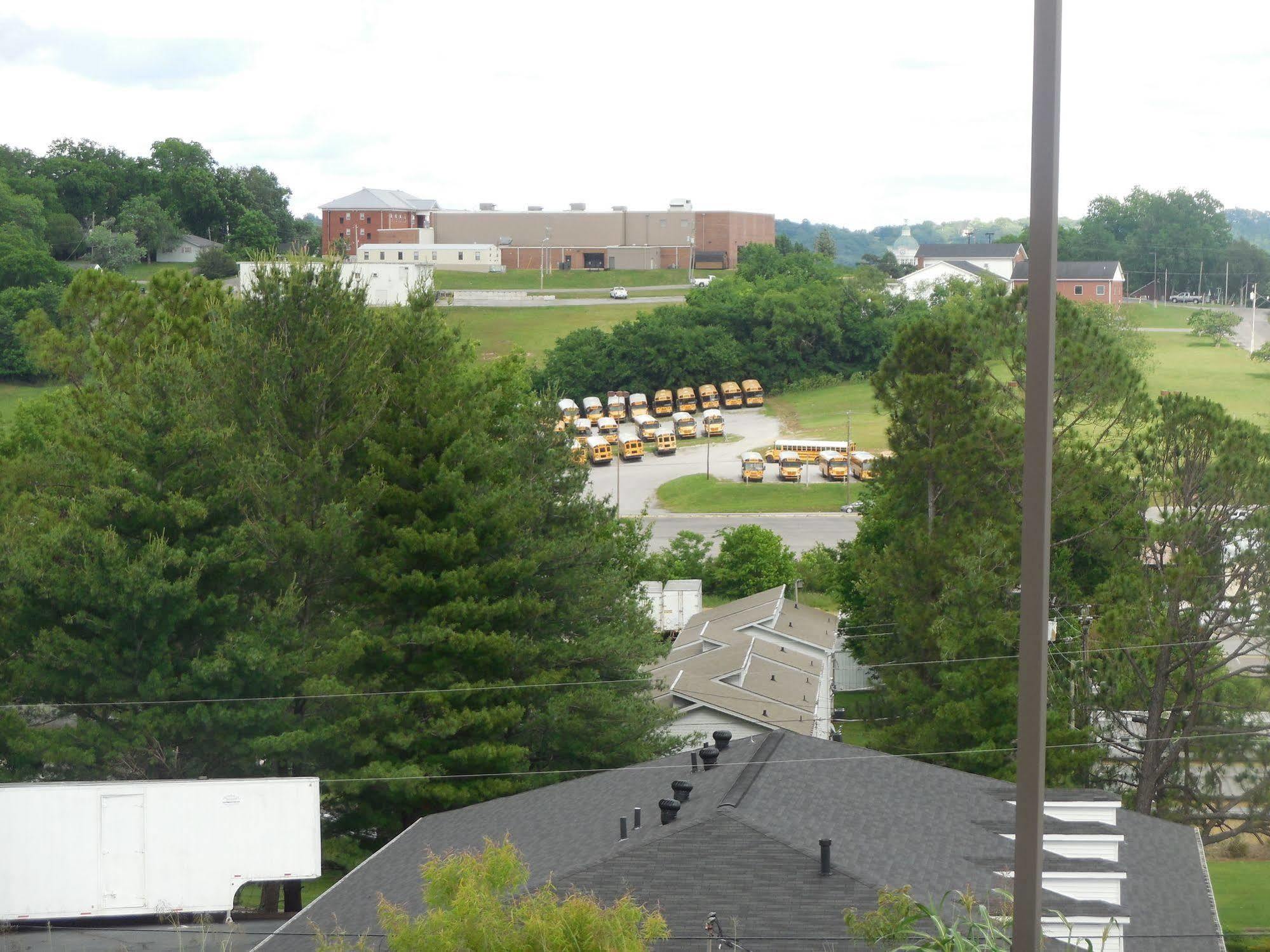 Giles Hotel Inn And Suites Pulaski エクステリア 写真