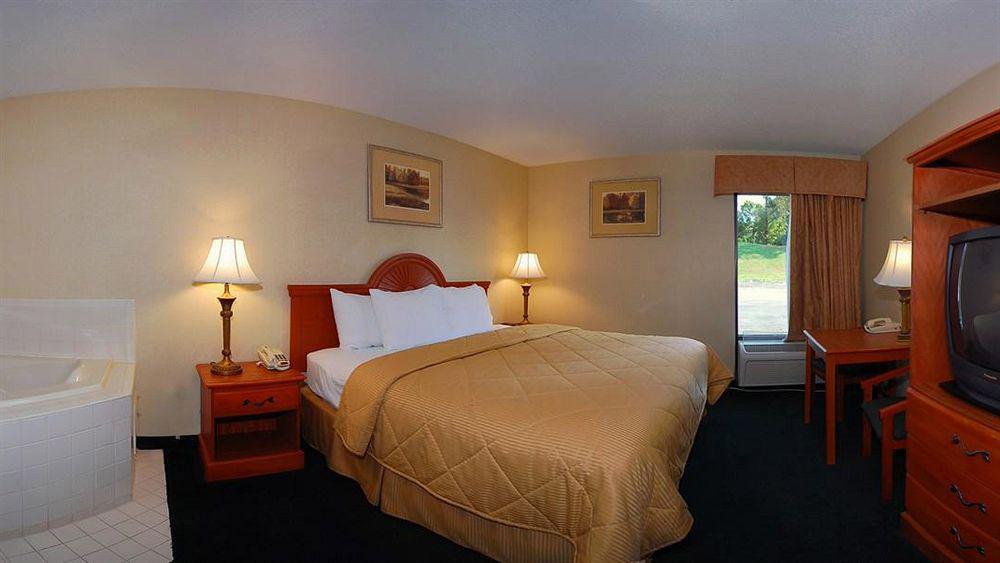 Giles Hotel Inn And Suites Pulaski エクステリア 写真